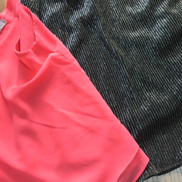 Two flowy tank tops - Picture 2 of 2